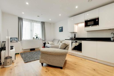 Property on Walls Avenue, CH1 4LN