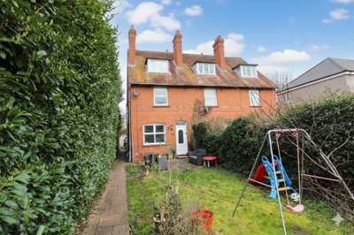 Property on Edgecombe Lane, RG14 2HJ