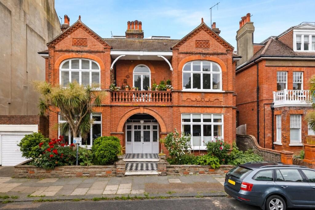 Property main image