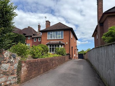 Property on EX4 6DW