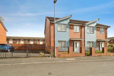 Property on M40 7DL
