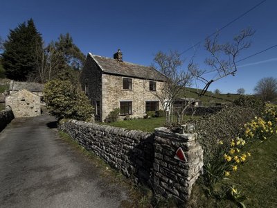 Property on DL12 0NT