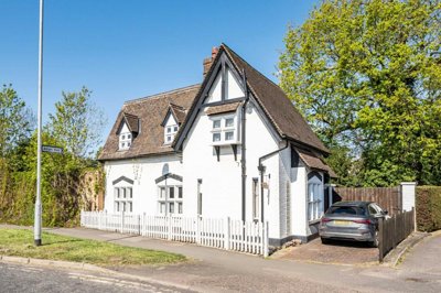 Property on WD6 3PJ
