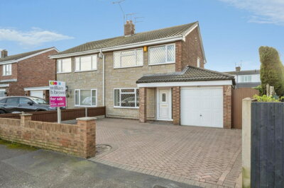 Property on Cherry Tree Drive, DN7 4JZ
