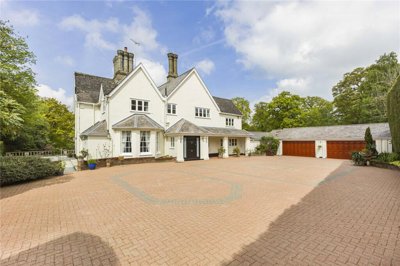 Property on Grubbs Lane, AL9 6EF