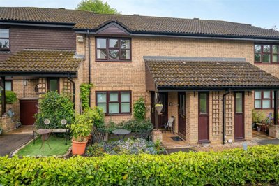 Property on Crowthorne Road, RG12 7DP