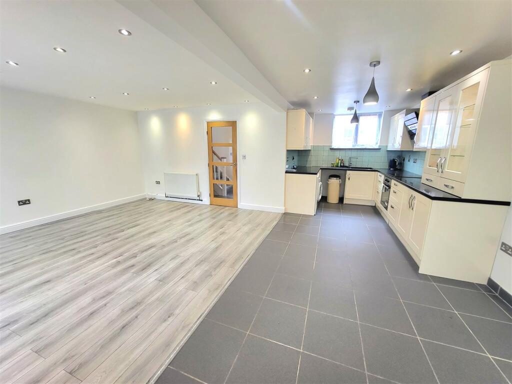 Terraced House