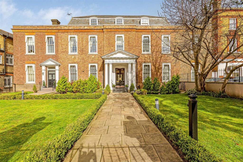 Property main image