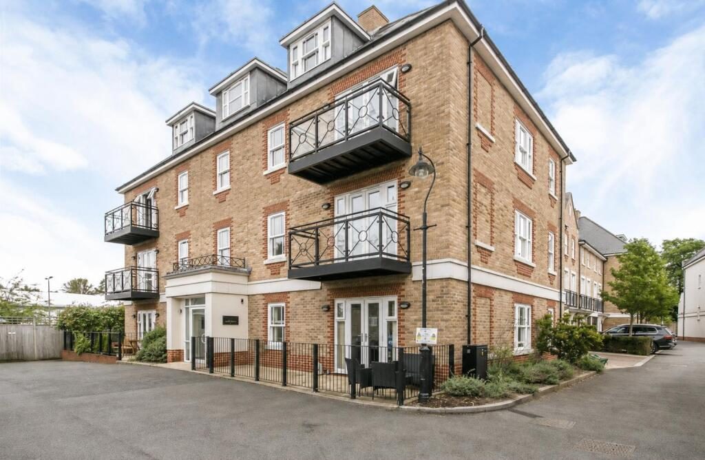 Property main image