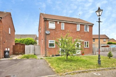 Property on Netley, BA21 3RT