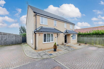 Property on Wickfield Close, NR32 5BB
