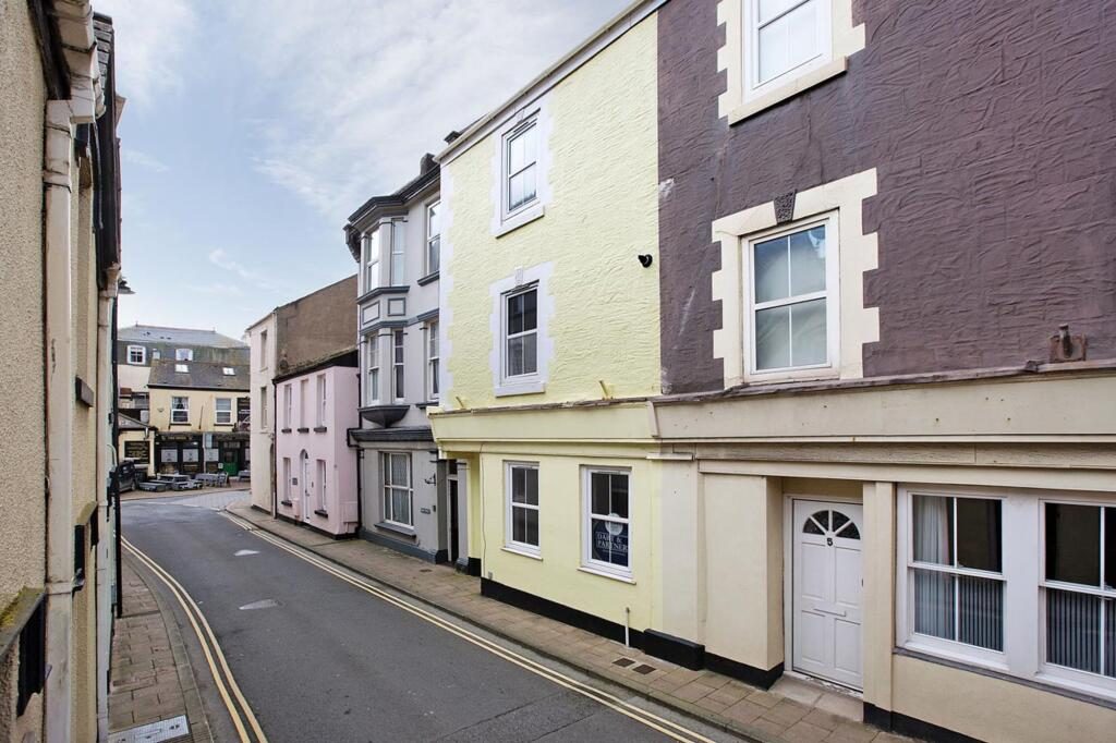 Terraced House