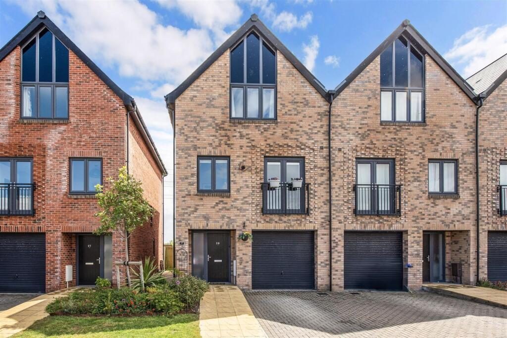 Terraced House