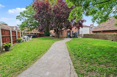 Property on BA14 8GL