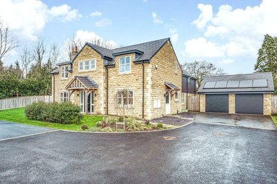 Property on Barn Croft, PR5 0AW