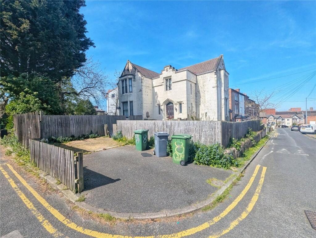 Property main image