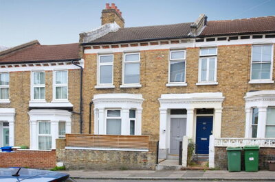 Property on Vestry Road, SE5 8PG