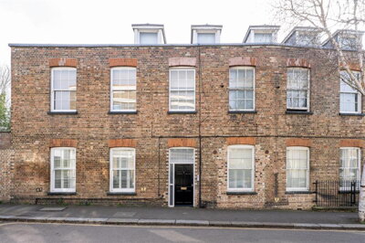 Property on St Mary Road, E17 9RG