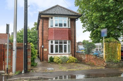 Property on Cedar Road, SO14 6HG