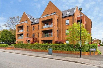 Property on Moore Close, SO15 2RS