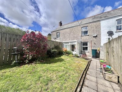 Property on Tregarth, PL26 8UD