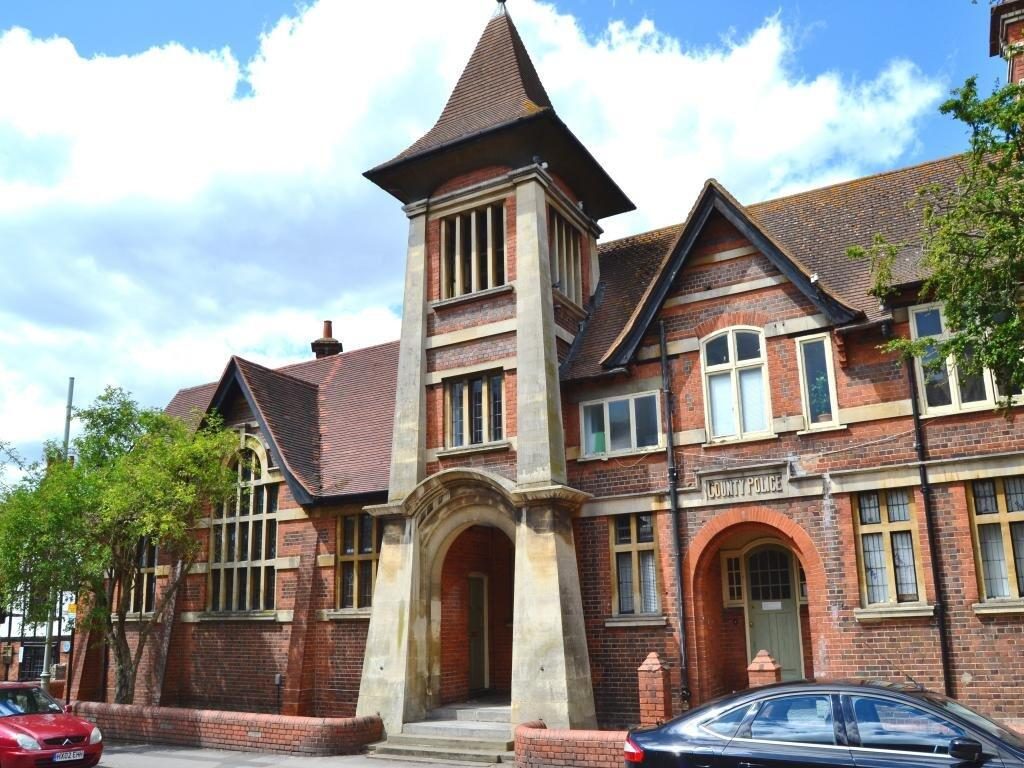 Property main image