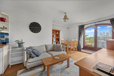 Property on E1W 3TF