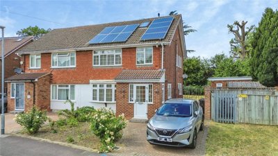 Property on Radnor Road, RG6 7NP