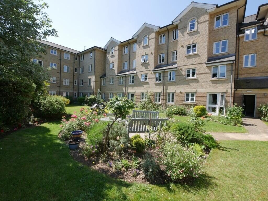 Property main image