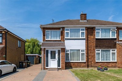 Property on Arnold Close, LU2 9AW