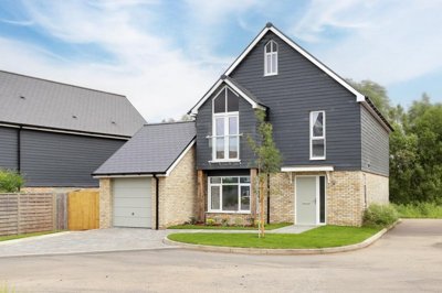 Property on Bulrush Way, EN10 6GS