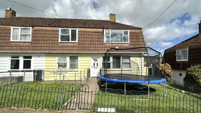 Property on Elizabeth Road, PL25 4RG