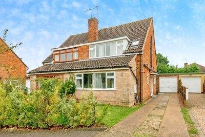 Property on Emlyn Road, RH6 8RX