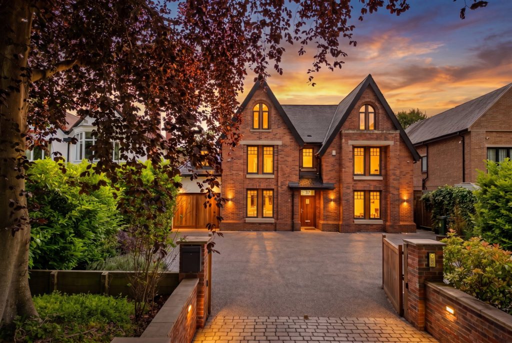 Property main image