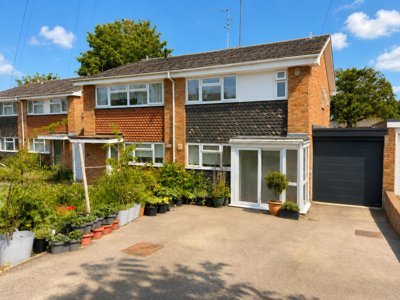 Property on Pennyfields, CM14 5JP