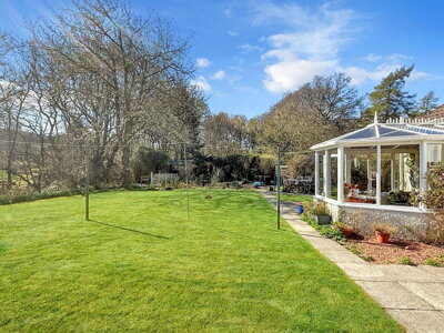 Property on Achinreir, PA37 1SL