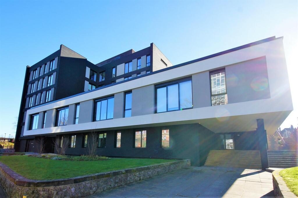 Property main image