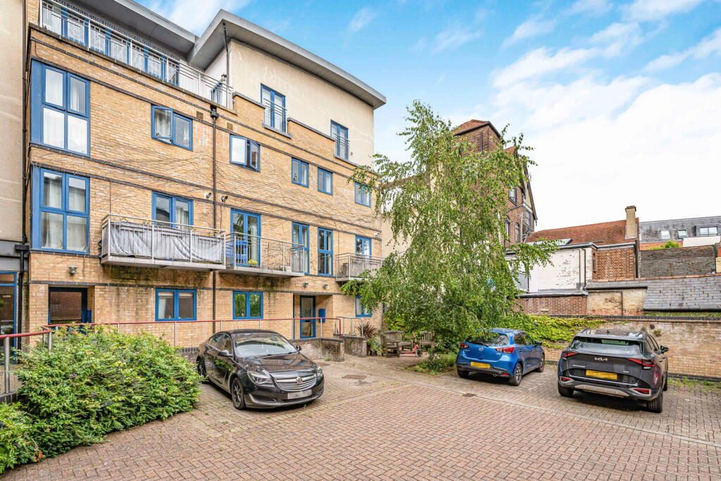 Property main image