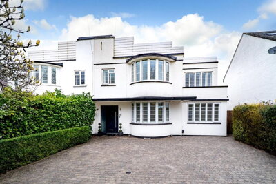 Property on Harpenden Road, AL3 6BJ