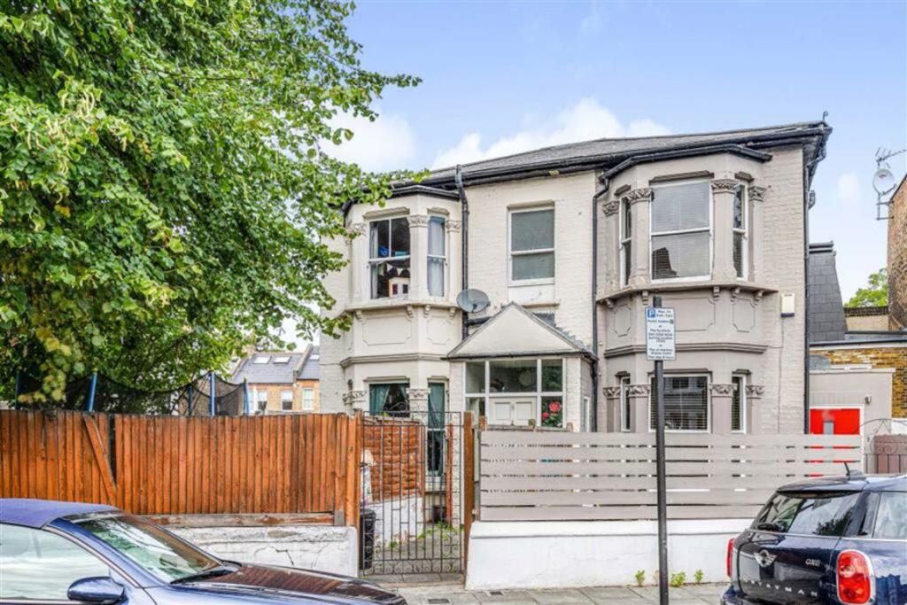 Terraced House