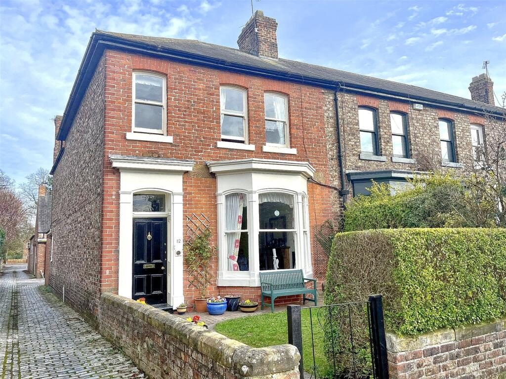 Terraced House