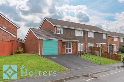 Property on Maesydre, SY17 5HX