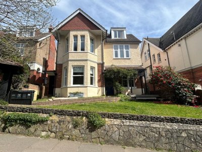 Property on TN40 1RL