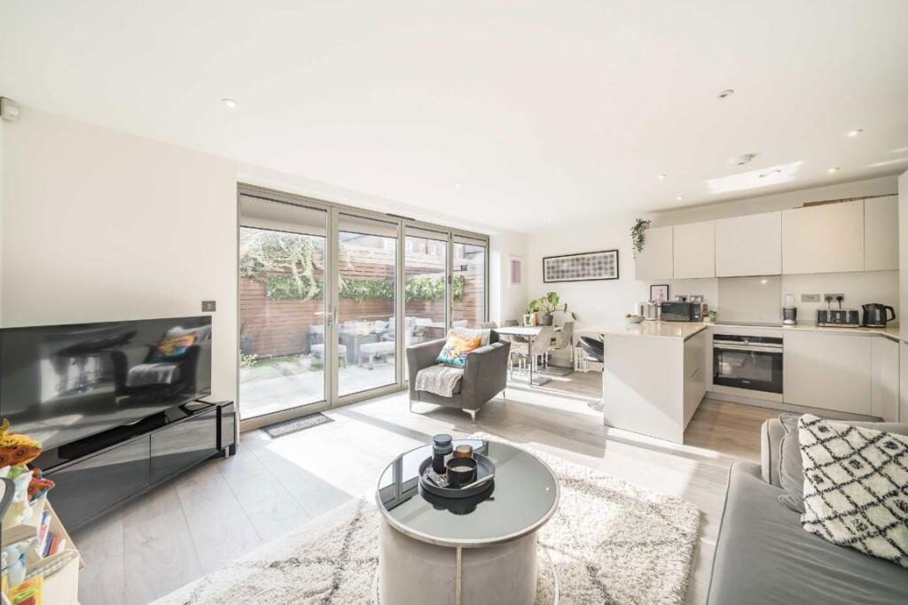 Terraced House