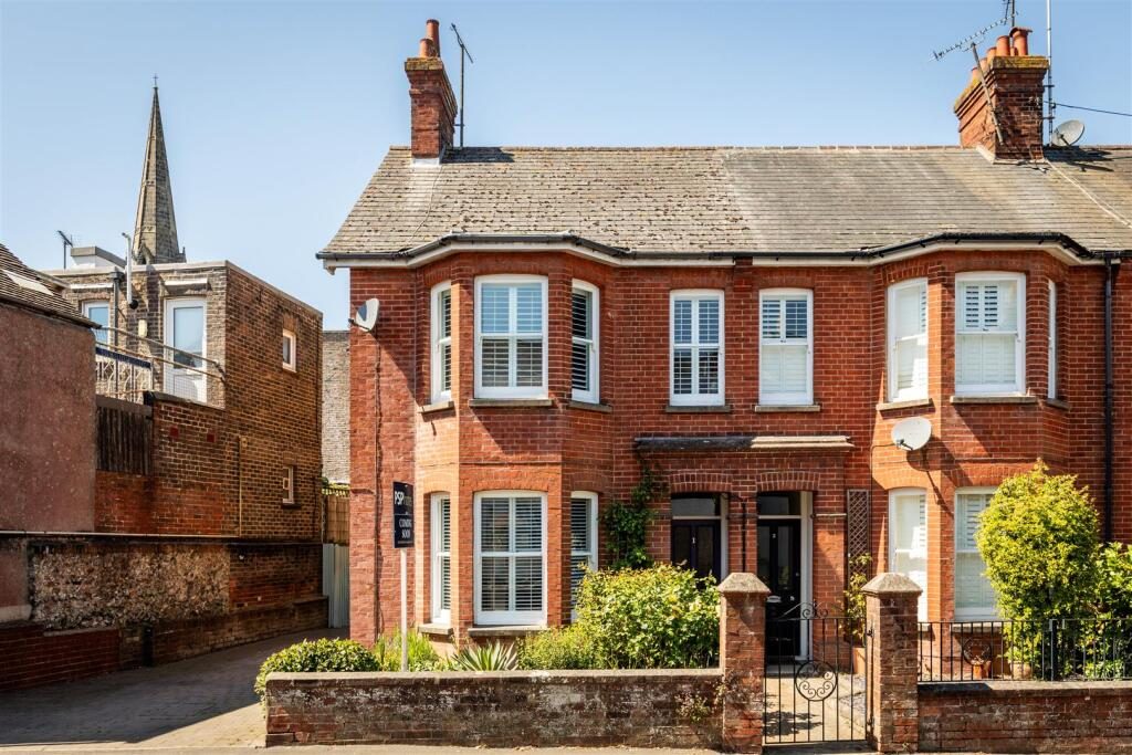 Terraced House