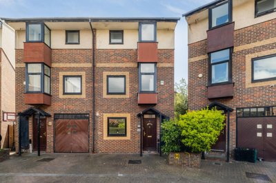 Property on Barnfield Place, E14 9YB