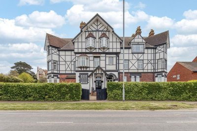 Property on Weybourne Road, NR26 8HF