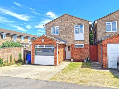Property on Beaufort Close, OX26 4XN