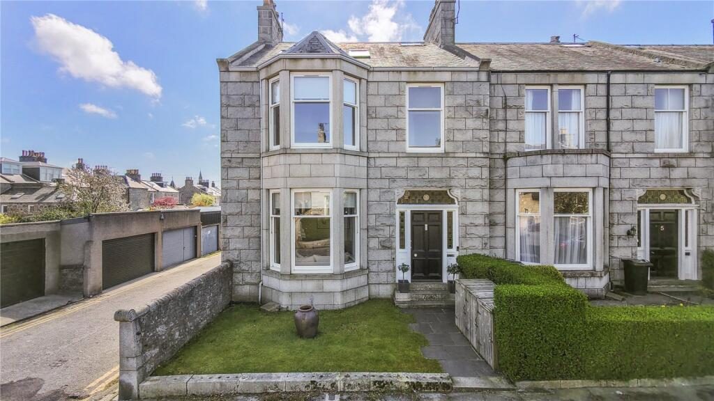 Terraced House