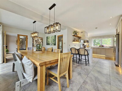 Property on Main Street, NG14 7EY